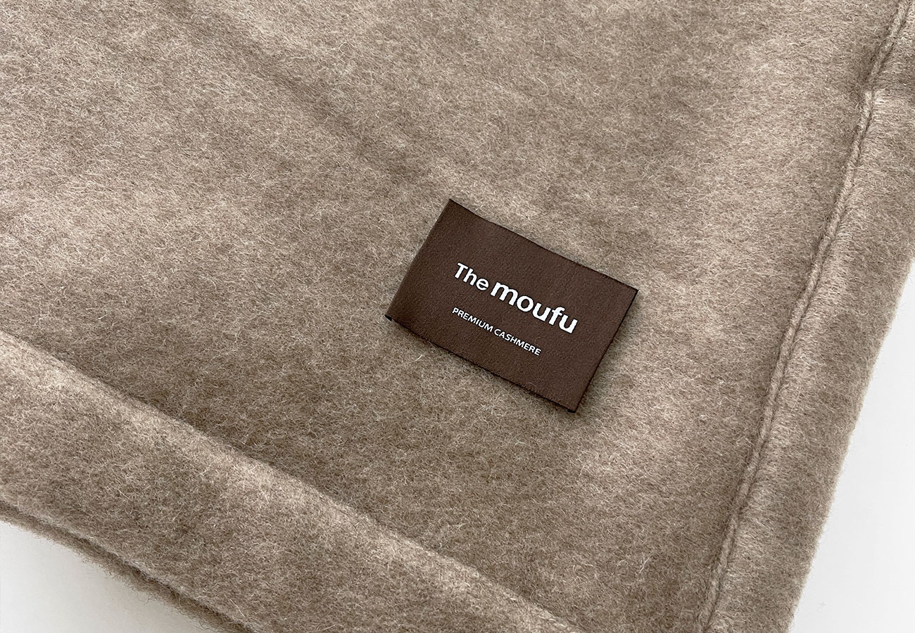 包まれながら眠る極上のシアワセ。 繊維の宝石「カシミヤ」の肌触りを